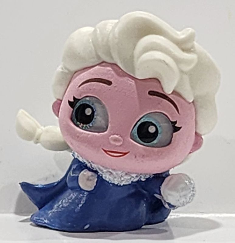 Elsa Lets Go Disney Doorables